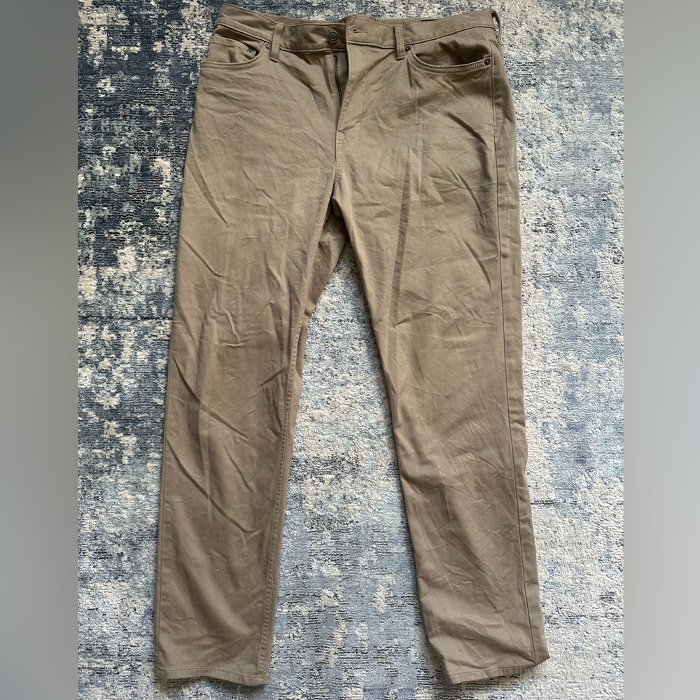 Banana Republic Traveler Pant / Chino